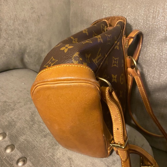 Louis Vuitton Montsouris Backpack - Picture 6 of 9